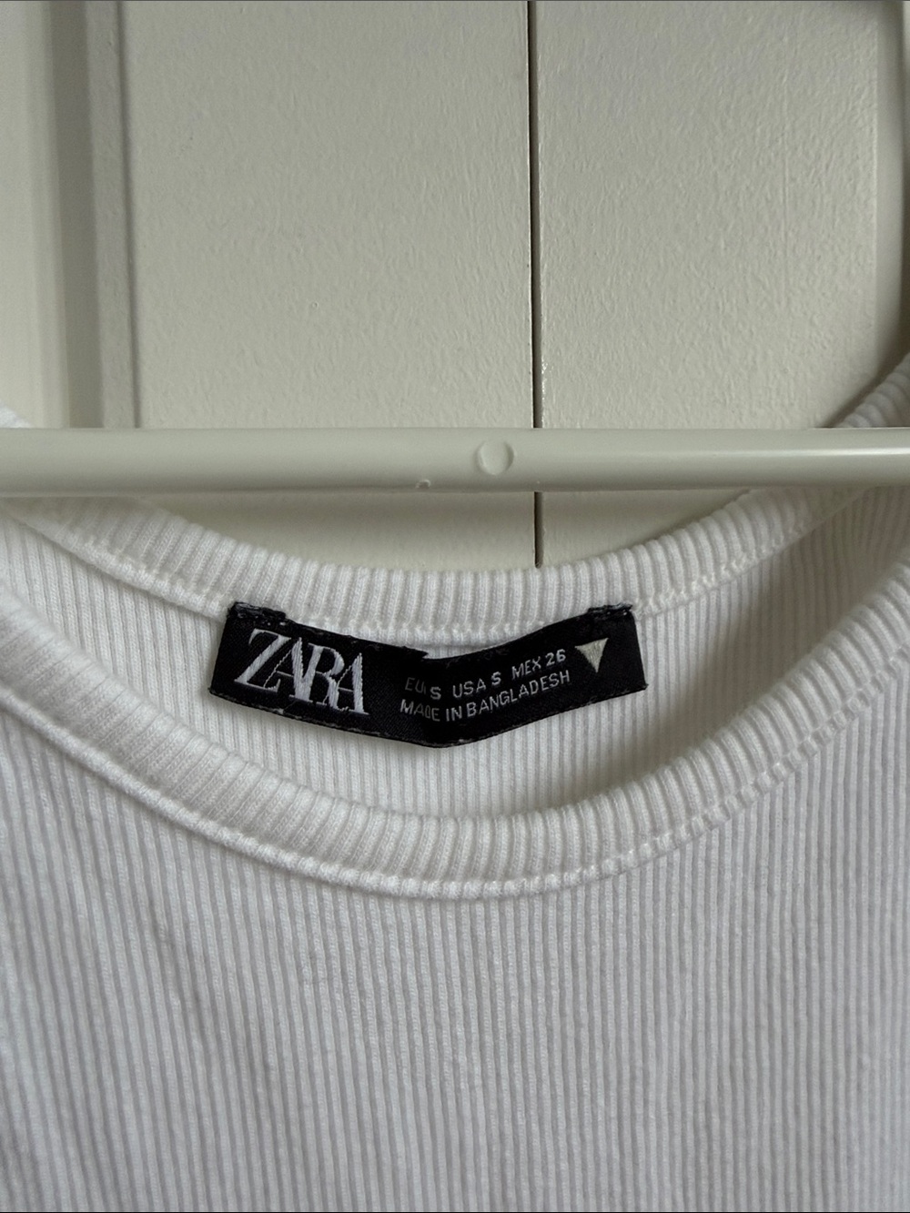 Zara White Ribbed Crop Tank - Picture 2 of 3